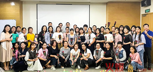 祝賀康愛多母嬰營養(yǎng)指導(dǎo)師培訓(xùn)第二期學(xué)員順利畢業(yè)